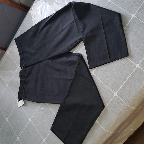 NWT Men's Dockers the original signature khaki classic fit pants, Size 3… - Picture 11 of 12